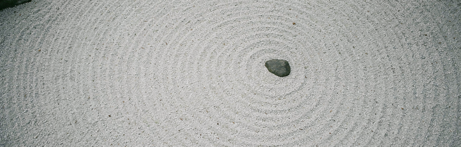 章扉 — 紙・木目・手書きノート